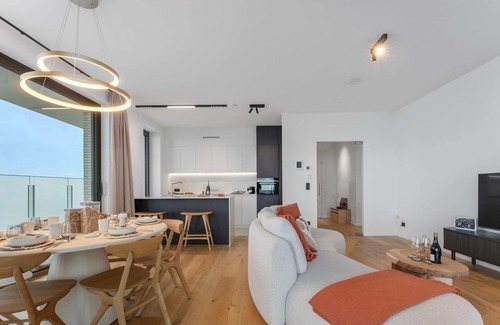 Ostend Apartment | Rashelle - with stunning views of the North Sea