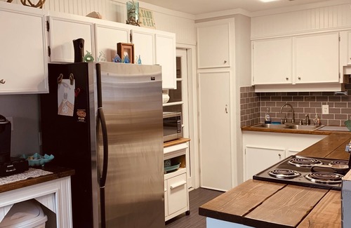 Port O Connor House | Rather Be Fishin' Inn (POC)-Cozy family friendly home just blocks from the beach