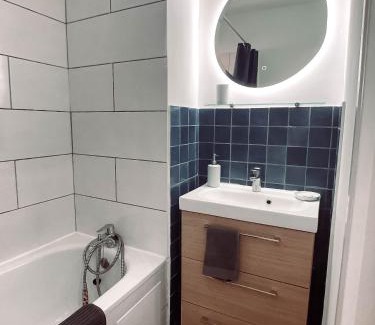 Giens Apartment | Ravissant T1 avec jardinet proche de la mer