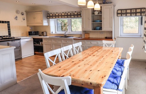 Langdale Cottage | RAWFELL, pet friendly, with open fire in Ambleside