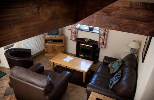 Rhyd-y-clafdy Apartment | RB Contractor Stays - Celyn