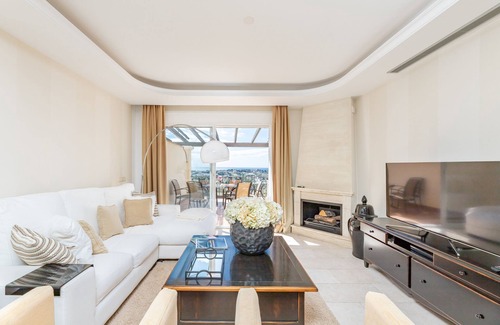 Benahavis Apartment | RDR302 - Fantastic Penthouse with rooftop terrace and views