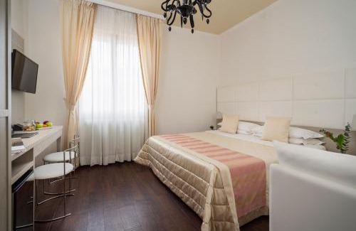 Historic Center Hotel | Re Enzo