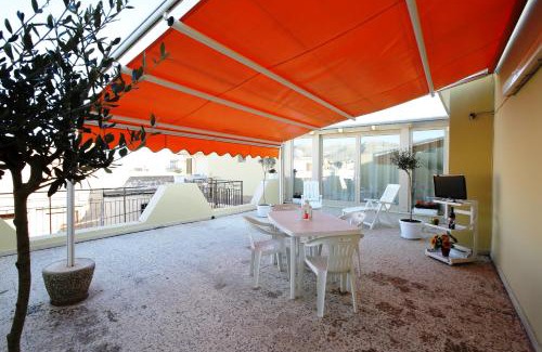 Avola House | RE SOLE CASE VACANZE - Esclusivo Attico M A R T E con spaziosissima terrazza solarium attrezzata
