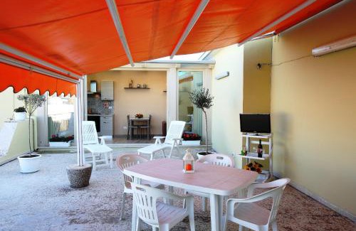 Avola House | RE SOLE CASE VACANZE - Esclusivo Attico M A R T E con spaziosissima terrazza solarium attrezzata