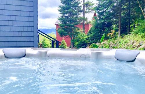 Bretton Woods House | RE53 Beautiful Bretton Woods slopeside home amazing views AC Hot Tub Pool Table