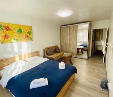 Obolon' Apartment | Real Home Apartments- Geroiv Dnipra Metro Station