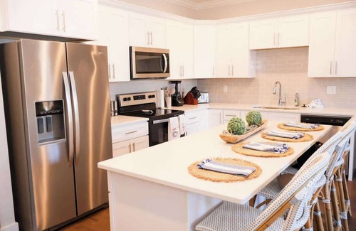 Oxford House | Rebel Rowhouse by Apex Short Term Stays