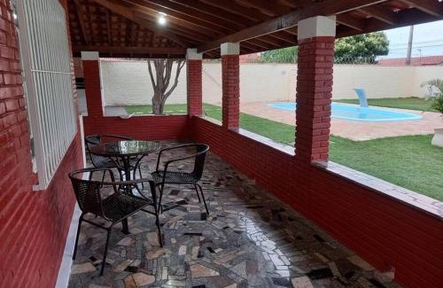 Sao Pedro House | Recanto lindo na cidade com piscina e churrasqueira