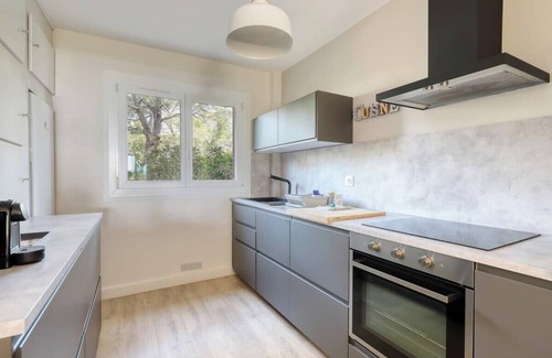 La Faviere Apartment | Recent T3 in residence with swimming pool in La Favière