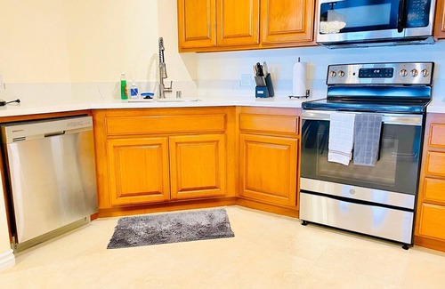 Avalon Villa | RECENTLY REMODELED OCEAN VIEW CONDO w/golfcart
