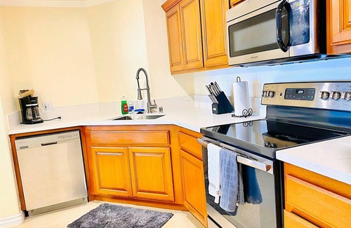 Avalon Villa | RECENTLY REMODELED OCEAN VIEW CONDO w/golfcart