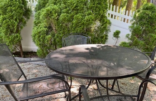Kennebunkport Cottage | Recently renovated (2023), pet-friendly cottage a short walk to Dock Square and the beach