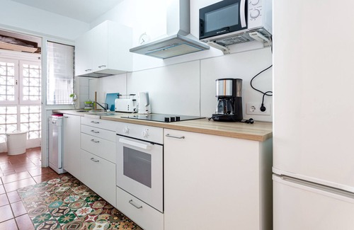Tossa de Mar Condo | Recently renovated 2-room apartment with air conditioning