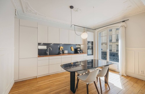 Faubourg Saint-Germain Apartment | RECENTLY RENOVATED LUXURY 2 BR 1 MILE FROM EIFFEL TOWER