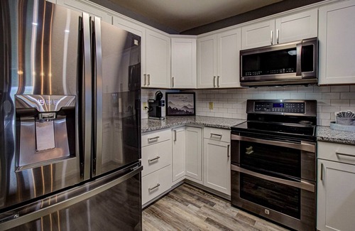 Pigeon Forge Condo | Recently renovated 2 bedroom/2 bathroom Smoky Mountain Condo in Pigeon Forge