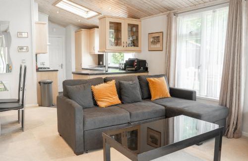 Chester House | Recently updated lodge near Chester city centre - For up to 6