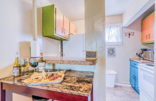 Ruidoso Apartment | RECHARGE, Pets Welcome, Fast Wifi, Opt HOT TUB