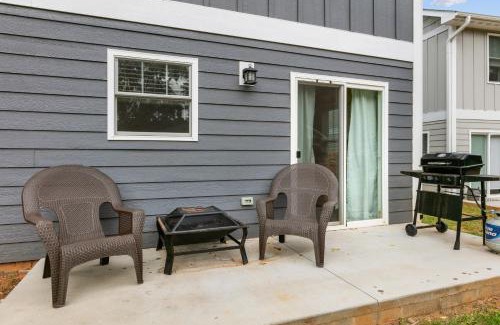 Asheville House | Red Bud Sycamore by AvantStay Custom Group Retreat w Patio