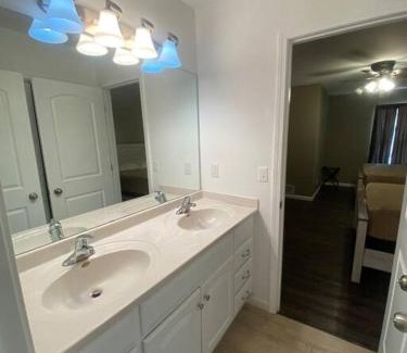 Lake Ozark House | Red Cabin Sleep 16