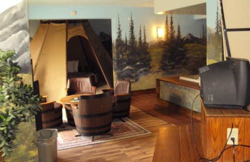 Greenwood Hotel | Red Carpet Inn and FantaSuite Hotel