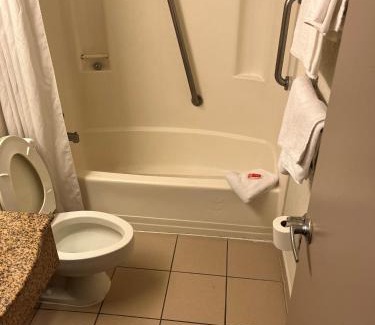 Dumfries Hotel | Red Carpet Inn Quantico