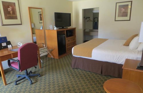 Newton Hotel | Red Coach Inn