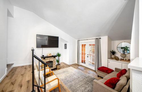 Arrowhead Villas House | Red Cottage Charmer