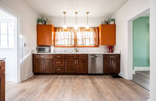 Indianapolis House | Red Door Cottage of Broad Ripple: Great Location!