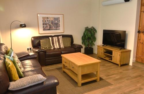 Whitland House | Red Kite