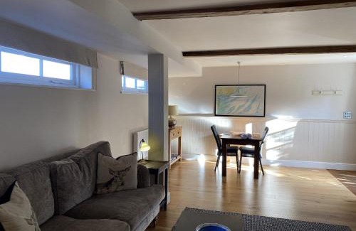 Martlesham Apartment | Red lion little barn