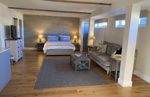 Martlesham Apartment | Red lion little barn