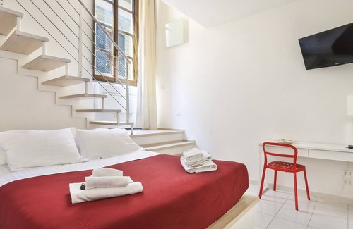 Duomo Apartment | Red Loft near Duomo-Hosted by Sweetstay