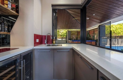 Central Mudgee House | Red Lotus Estate Grand Scenic and Made for Groups