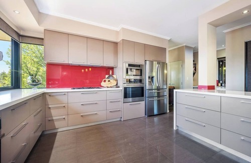 Central Mudgee House | Red Lotus Estate Grand Scenic and Made for Groups