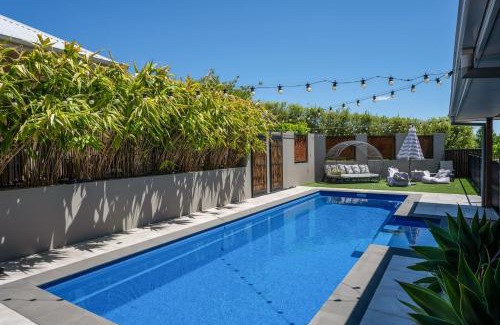 Central Mudgee House | Red Lotus Guesthouse - A Grand Valley Views Escape