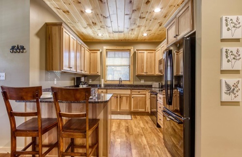 Gatlinburg House | Red Oak Hideaway - A 10 - min walk to downtown