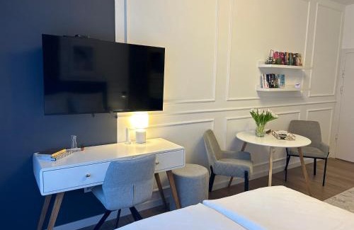 Novi Beograd Apartment | RED RIDING HOOD