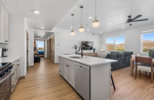 Green Springs House | Red Rock Oasis - Brand New Home 3-Bed Sleeps 10
