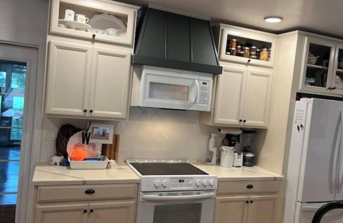 Nampa Other | Red Roof Farmhouse has beds for 27, a 12 person swim spa, 1350 sq ft activity rm