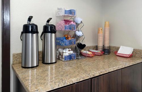 Arlington Hotel | Red Roof Inn Arlington - Entertainment District