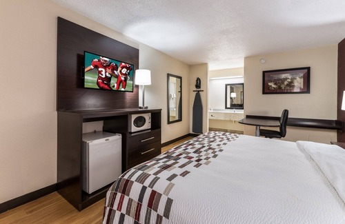 Castleton Hotel | Red Roof Inn Indianapolis - Castleton
