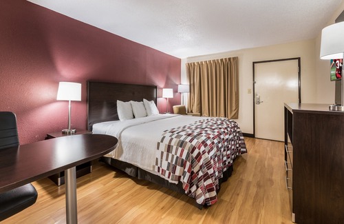 Castleton Hotel | Red Roof Inn Indianapolis - Castleton