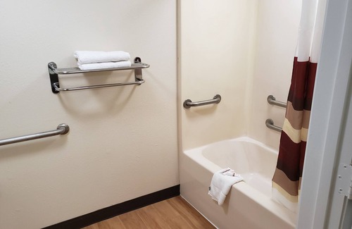 Kreole Hotel | Red Roof Inn Moss Point