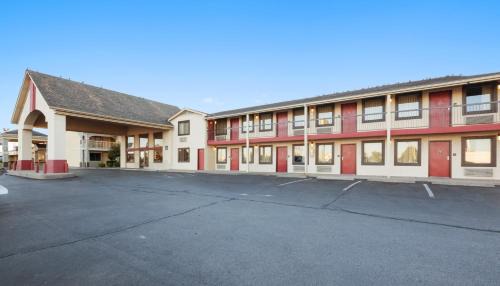 Central Oklahoma City Hotel | Red Roof Inn Oklahoma Airport I 40 W Fairgrounds