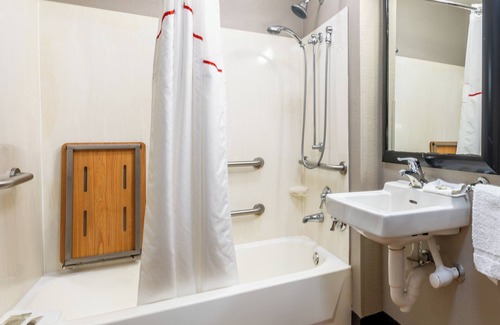 Larkwood Hotel | Red Roof Inn PLUS+ Nashville Airport