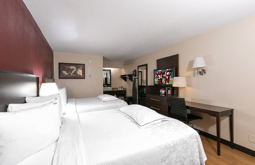 The Hill Hotel | Red Roof Inn PLUS+ St Louis - Forest Park/Hampton Ave