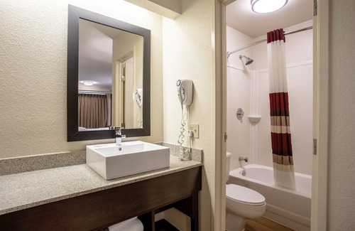 The Hill Hotel | Red Roof Inn PLUS+ St Louis - Forest Park/Hampton Ave