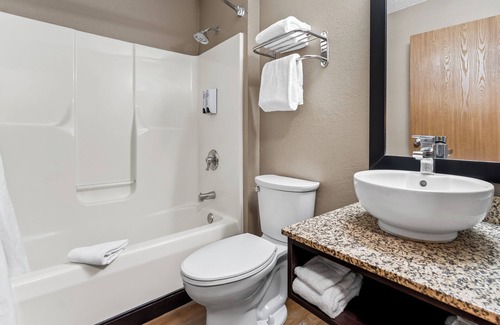 Whippleville Hotel | Red Roof Inn PLUS+ & Suites Malone