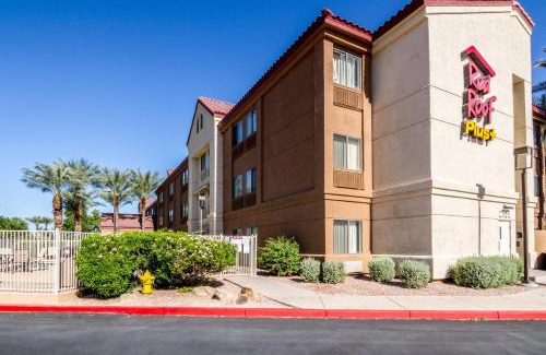 Tempe Hotel | Red Roof Inn PLUS+ Tempe - Phoenix Airport
